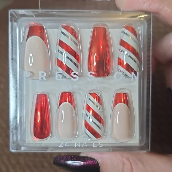 NWT Forever 21 Candycane 24 Piece Press On Nail Set One Size Red&White - Picture 2 of 4